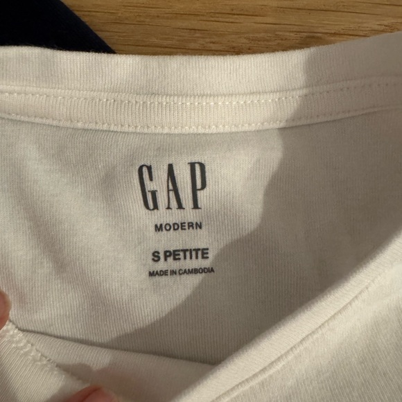 4 GAP modern crew neck Long Sleeve Tees (lot of 4) - Picture 11 of 13